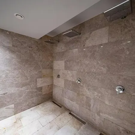 アパートホテル Ultra Lux 2 Bedroom Taksim